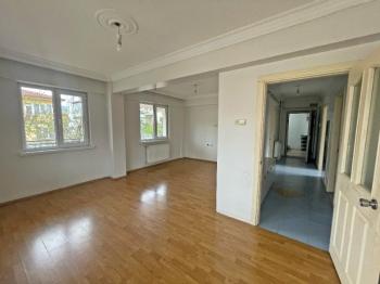 AFYON ÜÇOK EMLAKTAN ESENTEPE MAH SATILIK 2+1 KÖŞE KONUM DAİRE