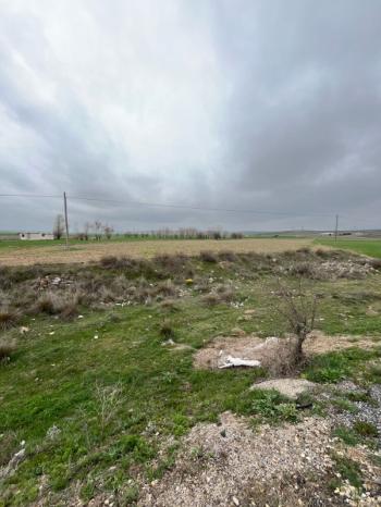 AFYON ÜÇOK EMLAKTAN ÇAY KIZILDAĞ MEVKİ KONYA YOLU ÜZERİ SATILIK 6.875M² TARLA