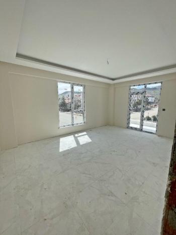AFYON ÜÇOK EMLAKTAN KANLICA MAH. SATILIK SIFIR LÜKS ARAKAT 3+1 DAİRE