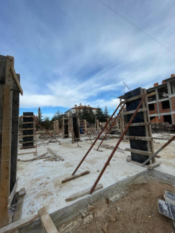 AFYON ÜÇOK EMLAKTAN MAREŞAL DE SATILIK YAPIM AŞAMASINDA 3+1 SIFIR ARAKAT DAİRE