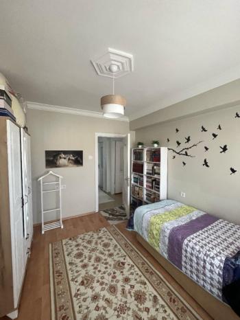 AFYON ÜÇOK EMLAKTAN FATİH MAHALLESİNDE SATILIK TEMİZ 3+1 DAİRE 