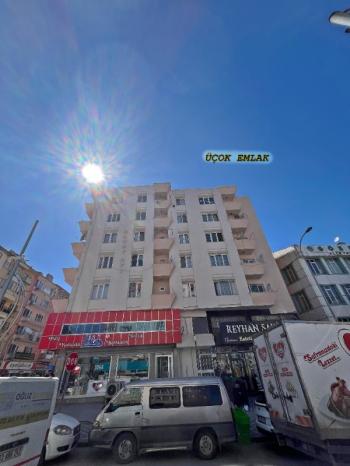 AFYON ÜÇOK EMLAKTAN DUMLUPINAR MAH KİRALIK 2+1 ARAKAT DAİRE