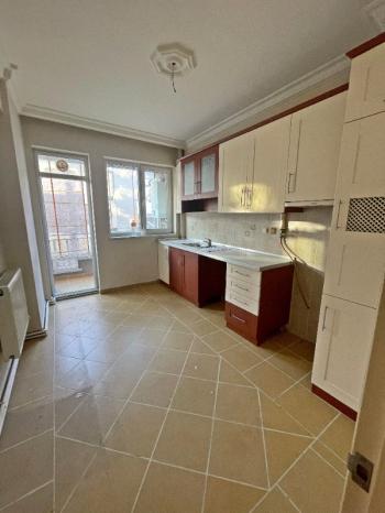 AFYON ÜÇOK EMLAKTAN MECİDİYE MAH KİRALIK 3+1 ARAKAT BAKIMLI TEMİZ DAİRE