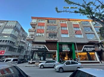 AFYON ÜÇOK EMLAKTAN MECİDİYE MAH KİRALIK 3+1 ARAKAT BAKIMLI TEMİZ DAİRE