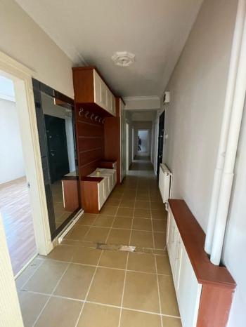 AFYON ÜÇOK EMLAKTAN MECİDİYE MAH KİRALIK 3+1 ARAKAT BAKIMLI TEMİZ DAİRE
