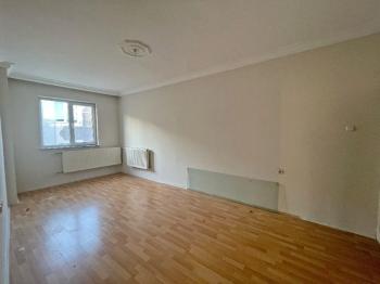 AFYON ÜÇOK EMLAKTAN MECİDİYE MAH KİRALIK 3+1 ARAKAT BAKIMLI TEMİZ DAİRE