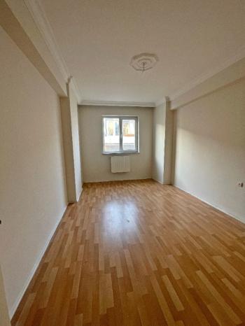 AFYON ÜÇOK EMLAKTAN MECİDİYE MAH KİRALIK 3+1 ARAKAT BAKIMLI TEMİZ DAİRE