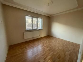 AFYON ÜÇOK EMLAKTAN MECİDİYE MAH KİRALIK 3+1 ARAKAT BAKIMLI TEMİZ DAİRE