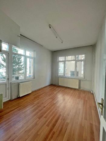 AFYON ÜÇOK EMLAKTAN CUMHURİYET MAH KİRALIK 3+1 ARAKAT DAİRE