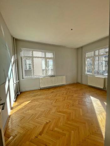 AFYON ÜÇOK EMLAKTAN CUMHURİYET MAH KİRALIK 3+1 ARAKAT DAİRE