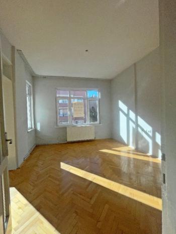 AFYON ÜÇOK EMLAKTAN CUMHURİYET MAH KİRALIK 3+1 ARAKAT DAİRE