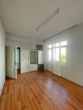 AFYON ÜÇOK EMLAKTAN CUMHURİYET MAH KİRALIK 3+1 ARAKAT DAİRE