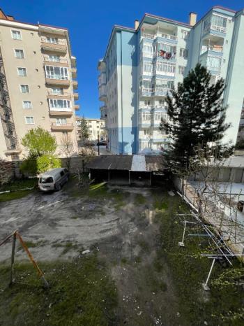 AFYON ÜÇOK EMLAKTAN CUMHURİYET MAH KİRALIK 3+1 ARAKAT DAİRE