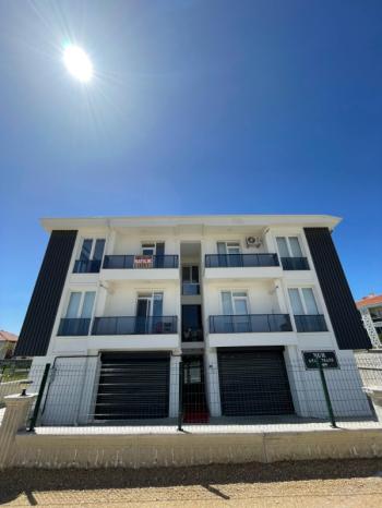 AFYON ÜÇOK EMLAKTAN KARŞIYAKA MAH SATILIK SIFIR LÜKS 2+1 DAİRE