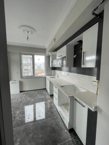 AFYON ÜÇOK EMLAKTAN MAREŞAL DE KİRALIK 2+1 ARAKAT SIFIR AYARINDA LÜX DAİRE