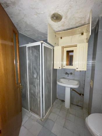 AFYON ÜÇOK EMLAKTAN İSTİKLAL MAH KİRALIK 3+1 ARAKAT DAİRE