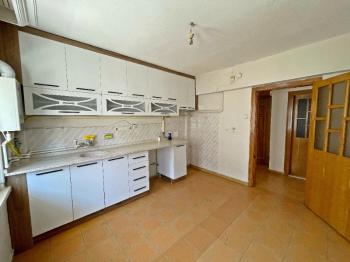 AFYON ÜÇOK EMLAKTAN İSTİKLAL MAH KİRALIK 3+1 ARAKAT DAİRE