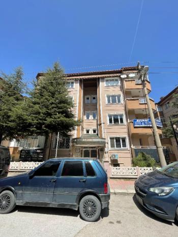 AFYON ÜÇOK EMLAKTAN İSTİKLAL MAH KİRALIK 3+1 ARAKAT DAİRE