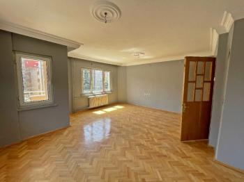 AFYON ÜÇOK EMLAKTAN İSTİKLAL MAH KİRALIK 3+1 ARAKAT DAİRE