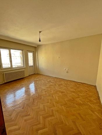 AFYON ÜÇOK EMLAKTAN İSTİKLAL MAH KİRALIK 3+1 ARAKAT DAİRE