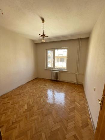 AFYON ÜÇOK EMLAKTAN İSTİKLAL MAH KİRALIK 3+1 ARAKAT DAİRE