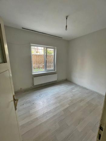 AFYON ÜÇOK EMLAKTAN CUMHURİYET  MAH DA KİRALIK 2+1 BAKIMLI DAİRE 