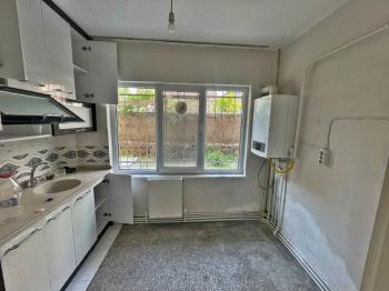 AFYON ÜÇOK EMLAKTAN CUMHURİYET  MAH DA KİRALIK 2+1 BAKIMLI DAİRE 