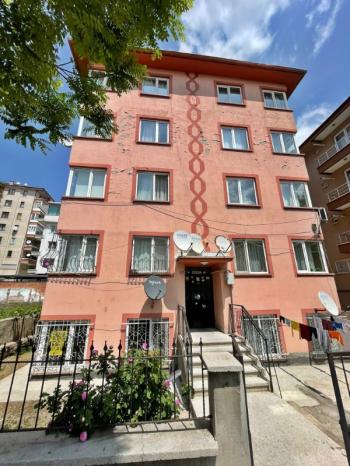 AFYON ÜÇOK EMLAKTAN CUMHURİYET  MAH DA KİRALIK 2+1 BAKIMLI DAİRE 
