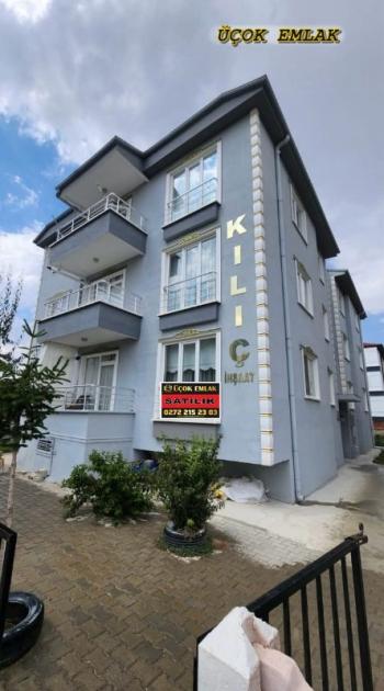 AFYON ÜÇOK EMLAKTAN MAREŞAL F ÇAKMAK MAH SATILIK 3+1 DAİRE TEMİZ SIFIR AYARINDA BAKIMLI DAİRE