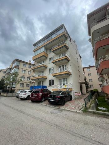 AFYON ÜÇOK EMLAKTAN GÜVENEVLER MAH KİRALIK 2+1 BAKIMLI GENİŞ DAİRE
