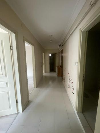 AFYON ÜÇOK EMLAKTAN GÜVENEVLER MAH KİRALIK 2+1 BAKIMLI GENİŞ DAİRE
