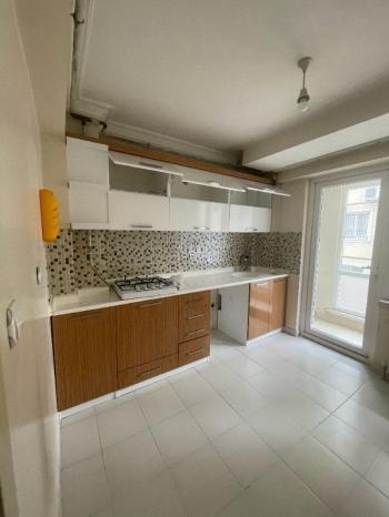 AFYON ÜÇOK EMLAKTAN GÜVENEVLER MAH KİRALIK 2+1 BAKIMLI GENİŞ DAİRE