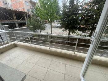 AFYON ÜÇOK EMLAKTAN GÜVENEVLER MAH KİRALIK 2+1 BAKIMLI GENİŞ DAİRE