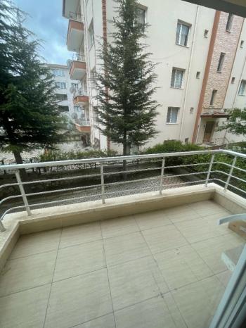 AFYON ÜÇOK EMLAKTAN GÜVENEVLER MAH KİRALIK 2+1 BAKIMLI GENİŞ DAİRE
