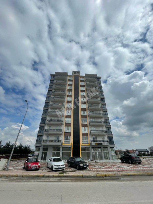 AFYON ÜÇOK EMLAKTAN ALİ İHSAN PAŞA MAH SATILIK LÜKS 3+1 DAİRE