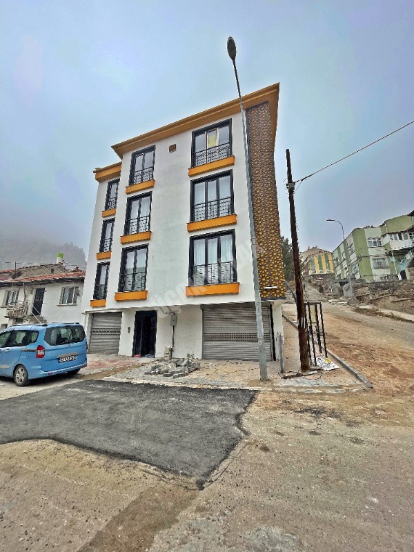 AFYON ÜÇOK EMLAKTAN YARENLER MAH SATILK 3+1 SIFIR DAİRE 