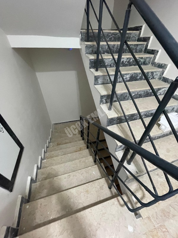 AFYON ÜÇOK EMLAKTAN YARENLER MAH SATILK 3+1 SIFIR DAİRE 