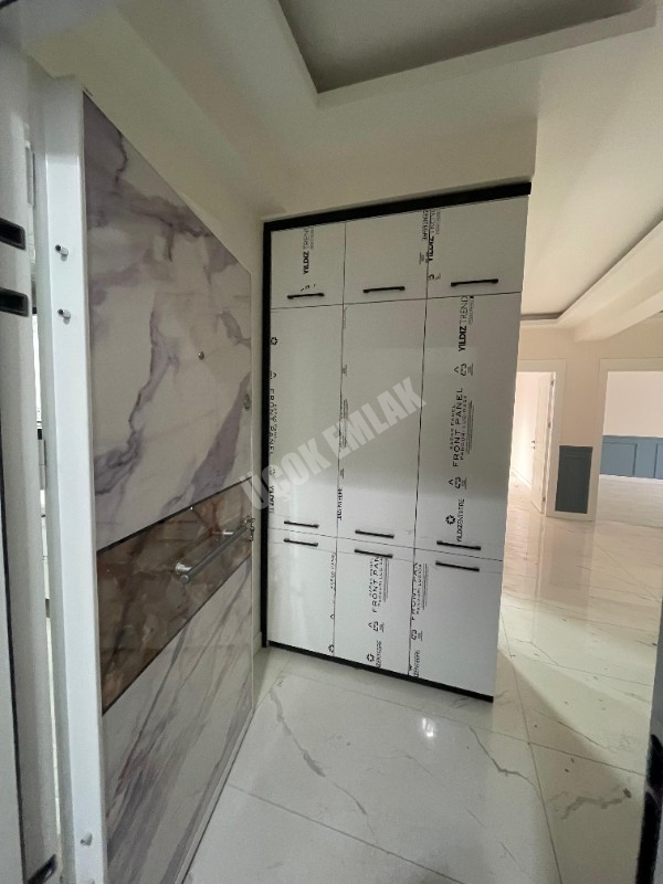 AFYON ÜÇOK EMLAKTAN YARENLER MAH SATILK 3+1 SIFIR DAİRE 