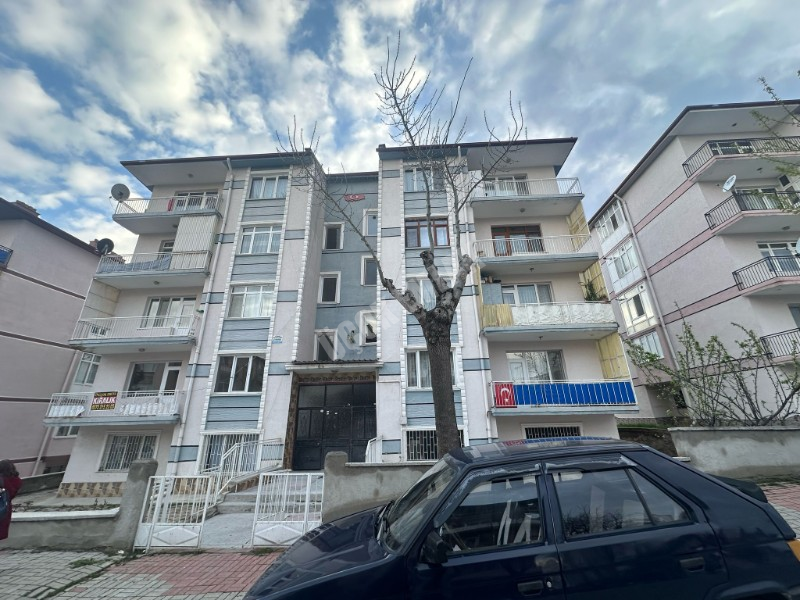 AFYON ÜÇOK EMLAKTAN HARBİŞ GAZİ MAHALLESİNDE 3+1 SATILIK DAİRE 
