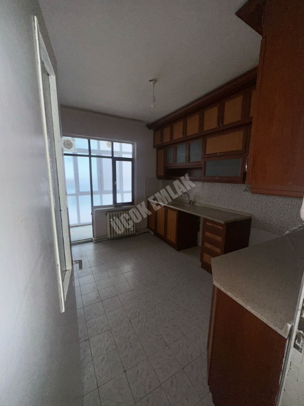 AFYON ÜÇOK EMLAKTAN HARBİŞ GAZİ MAHALLESİNDE 3+1 SATILIK DAİRE 