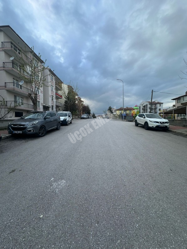 AFYON ÜÇOK EMLAKTAN HARBİŞ GAZİ MAHALLESİNDE 3+1 SATILIK DAİRE 