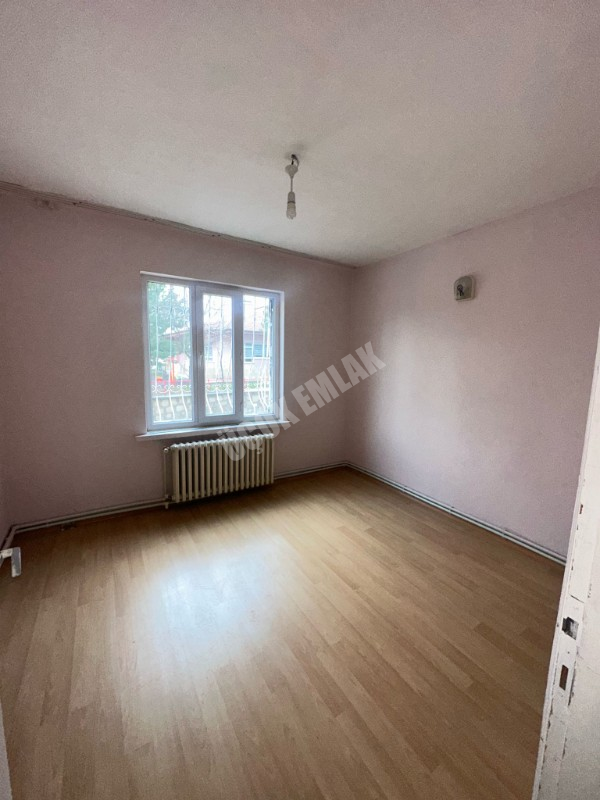 AFYON ÜÇOK EMLAKTAN HARBİŞ GAZİ MAHALLESİNDE 3+1 SATILIK DAİRE 