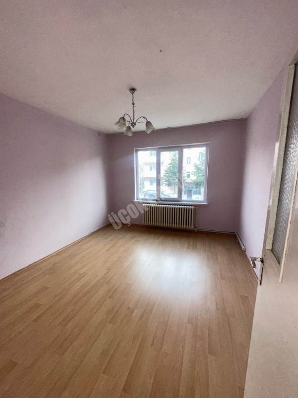 AFYON ÜÇOK EMLAKTAN HARBİŞ GAZİ MAHALLESİNDE 3+1 SATILIK DAİRE 