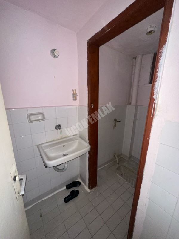 AFYON ÜÇOK EMLAKTAN HARBİŞ GAZİ MAHALLESİNDE 3+1 SATILIK DAİRE 