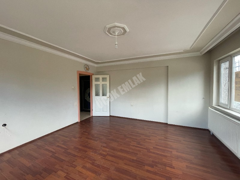 AFYON ÜÇOK EMLAKTAN ESENTEPE MAH KİRALIK 3+1 ARAKAT DAİRE 