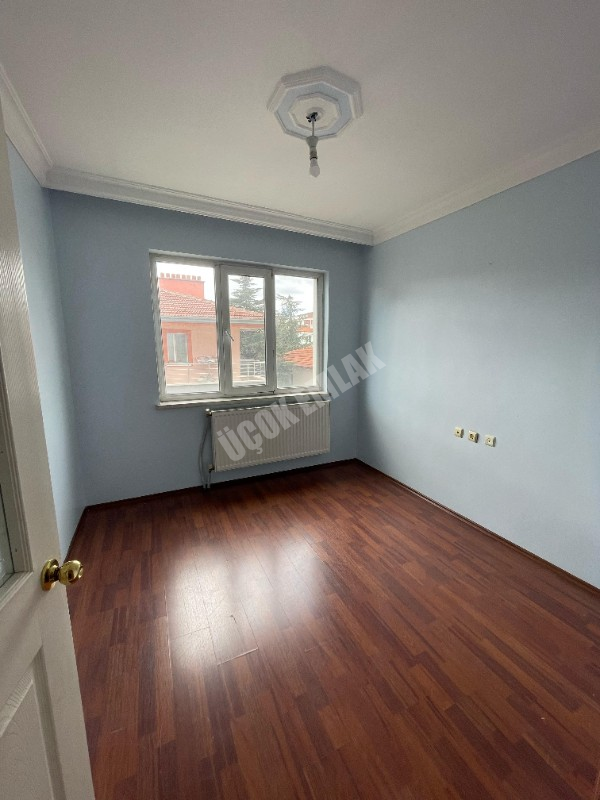 AFYON ÜÇOK EMLAKTAN ESENTEPE MAH KİRALIK 3+1 ARAKAT DAİRE 
