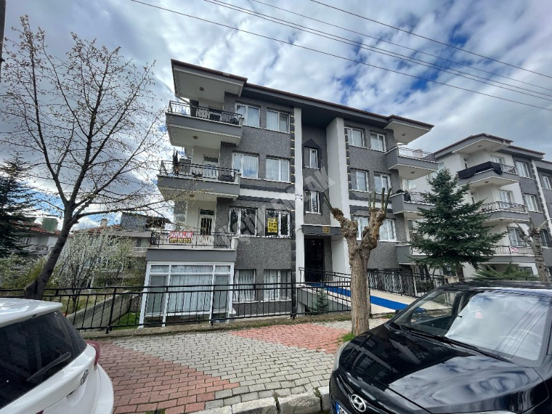 AFYON ÜÇOK EMLAKTAN ESENTEPE MAH KİRALIK 3+1 ARAKAT DAİRE 