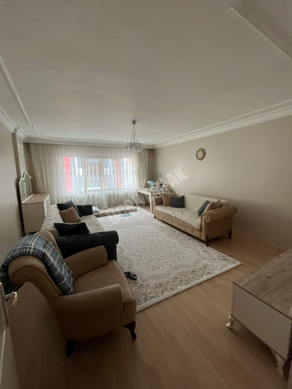 AFYON ÜÇOK EMLAKTAN CUMHURİYET  MAH DA SATILIK 3+1 DAİRE