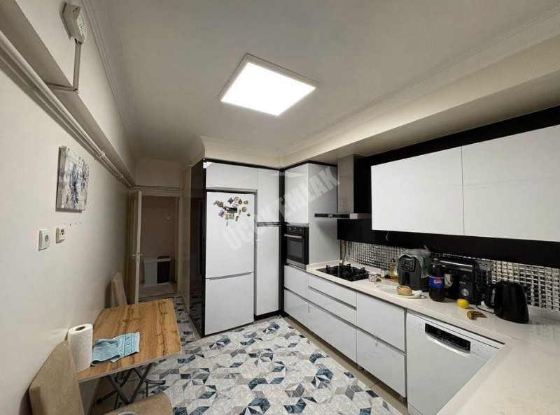AFYON ÜÇOK EMLAKTAN CUMHURİYET  MAH DA SATILIK 3+1 DAİRE