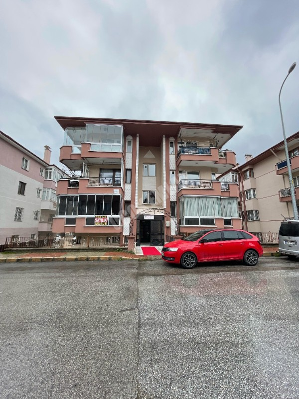 AFYON ÜÇOK EMLAKTAN HARBİŞ KOCATEPE MAH SATILIK TEMİZ BAKIMLI 3+1 DAİRE